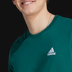 Essentials Single Jersey Embroidered Small Logo T-Shirt, t-skjorte, herre - Fritids T-Skjorte - Essentials Single Jersey Embroidered Small Logo T-Shirt, t-skjorte, herre