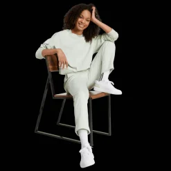 Essentials Small Logo Feel Cozy Sweatshirt, collegegenser, dame - Collegegenser - Essentials Small Logo Feel Cozy Sweatshirt, collegegenser, dame