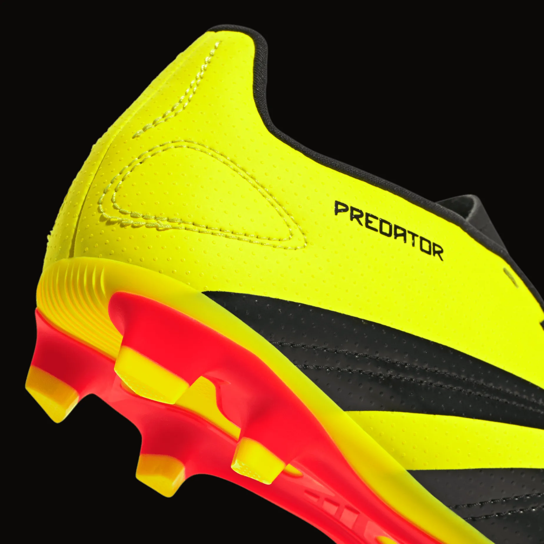 Predator Club Low FxG / Q2 24, fotballsko gress, kunstgress og grus, junior - Fotballsko - Predator Club Low FxG / Q2 24, fotballsko gress, kunstgress og grus, junior